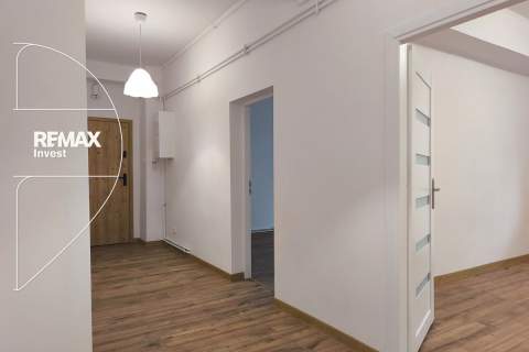 68 m 2 pokoje Centrum Duży balkon
