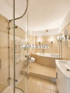 Stradom - luksusowa rezydencja - dom 440m2 budynek gospodarczy...