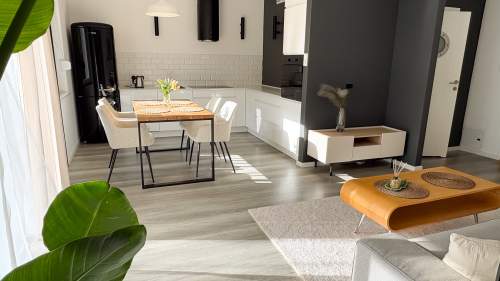 2 pokoje z dużym ogrodem 50 m2 koło Malty, garaż i komórka