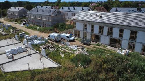 Dom z ogrodem 80,57 m 2 miejsca w cenie