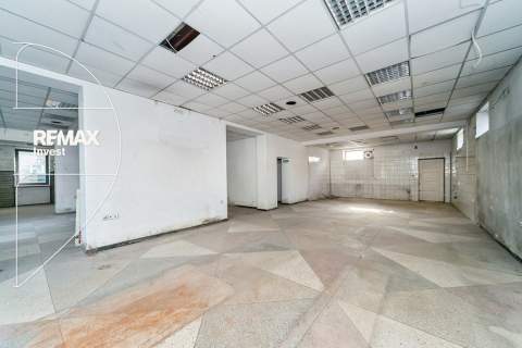 Lokal z parkingiem w centrum miasta