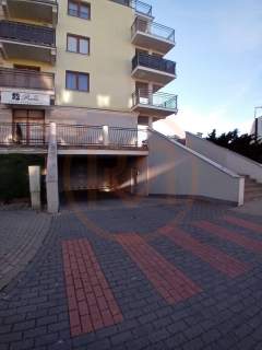 Miejsce postojowe w hali Tuwima 22