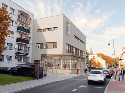 DUŻE LOKALE USŁUGOWE W CENTRUM TRZEBNICY 180 360