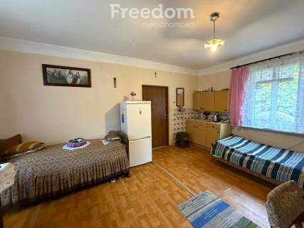 Dom do remontu z zabudowaniami na działce 1100 m2 Ciszyca Dolna