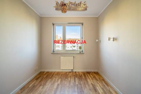 Dwa pokoje na Kabatach z oddzielną kuchnią