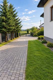Dom 319 m w Łazanach