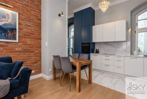 Apartament w nagrodzonej kamienicy Witolda 3840 Garaż