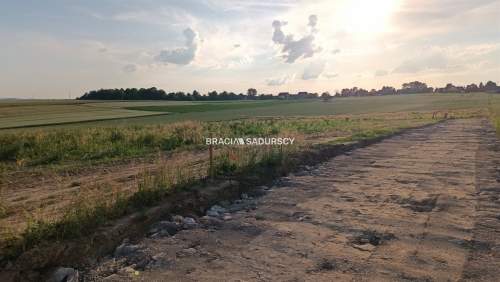 Działka 25 ara, gm. Iwanowice- Sieciechowice