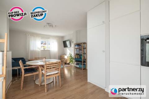 Trójstronne Zadbane Słoneczny ogród 130m2