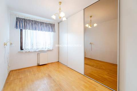 Mieszkanie do remontu 5 pok Balkon