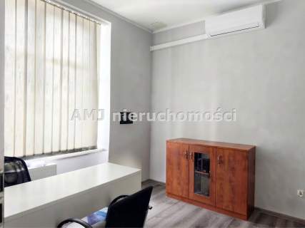 Obiekt magazynowo-produkcyjny przy S8, moc 97 kW
