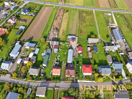 Dom z dużą działką, zabudowaniami i fotowoltaiką Skarbka,