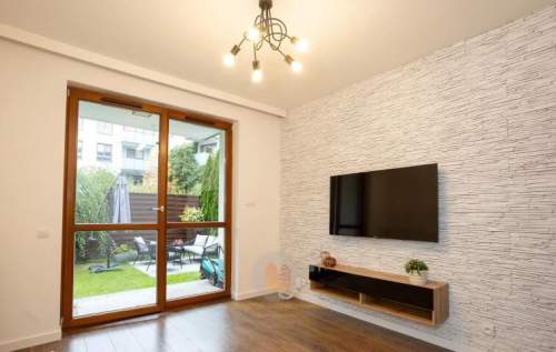 Apartament 2 pokojowy z ogródkiem oraz garażem