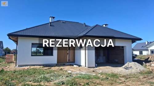 Nowoczesne domy na kameralnym osiedlu - stan zamknięty z elewacją