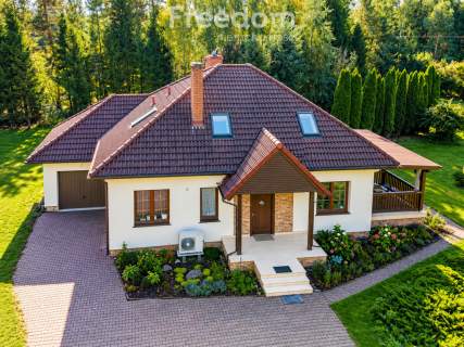 Dom wśród zieleni 5525 m działki Blisko lasów