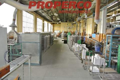 11 budynków hale i biura 10 094m2, centrum Kielc