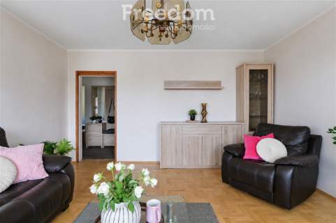 Pruszcz Gdański, 3 pok. 76 m2, balkon, dwustronne, piwnica