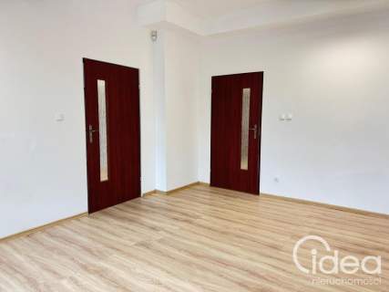 Centrum, 3 pokoje, 75m2, parter, bezpłatny parking, 2 osobne...