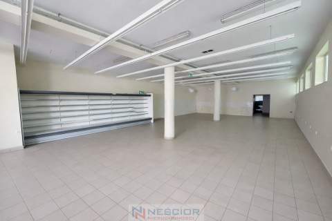 Budynek usługowy z potencjałem Mokobody 746m2