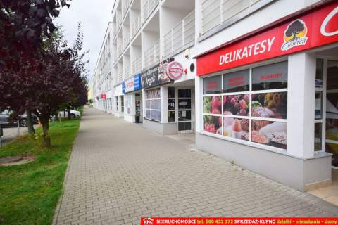 Lokal handlowo-usługowy w świetnej lokalizacji.