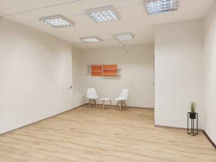 Lokal użytkowy 30 m2 z witryną Klimatyzacja Świetna lo