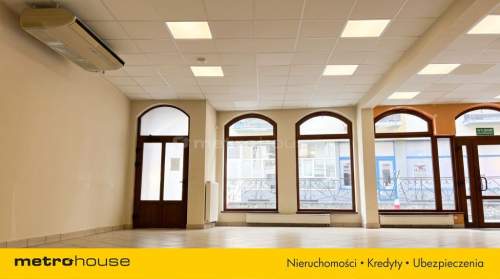 Lokal z witrynami przy Placu Ratuszowym - 95 m 