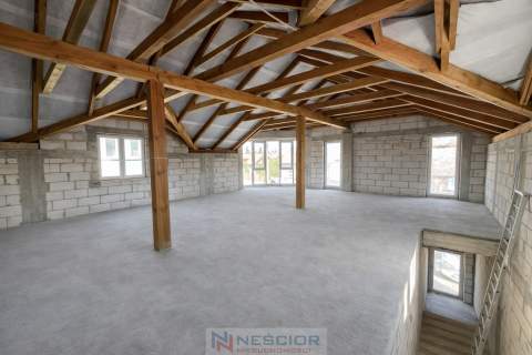 Budynek usługowy z potencjałem Mokobody 746m2