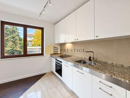 Dwupoziomowy apartament z prywatnym ogródkiem Wilanów