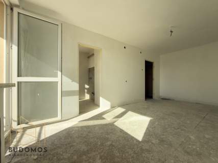 Mieszkanie do remontu - 28 m , balkon, I piętro
