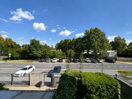 3 POKOJE 84,4 M 2 BALKONY GARAŻ