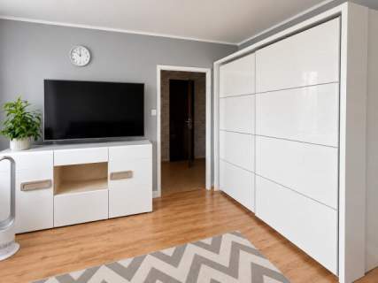 Północ 34,1 m2 3. piętro balkon do odświeżenia