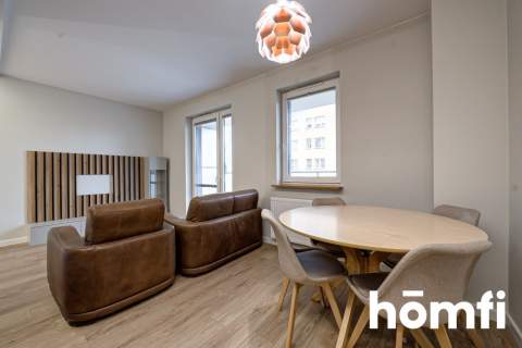 Nowoczesne mieszkanie z garderobą i balkonem