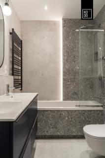 Wykończony apartament z antresolą i balkonem