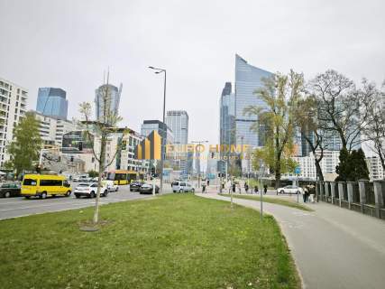 Blisko metra Rondo Daszyńskiego apartamentowiec 2017 rok