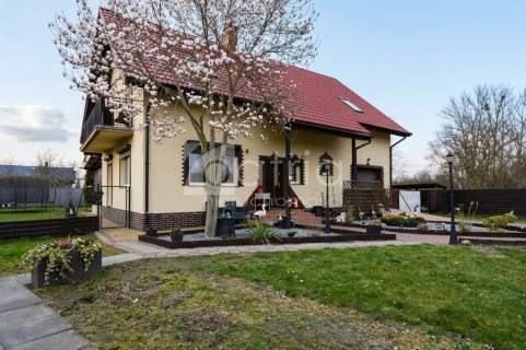 Dom 153 m , działka 1455 m , po remoncie   Darż