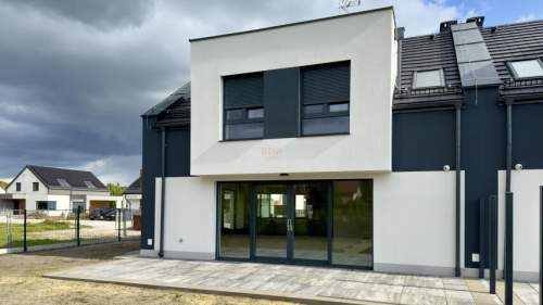 Ponad 60m2 salonu z kuchnią w nowoczenym domu klasy premium
