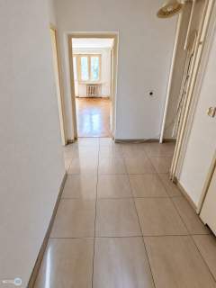 2 pokoje, 2 piętro, duży balkon, widok na skwer