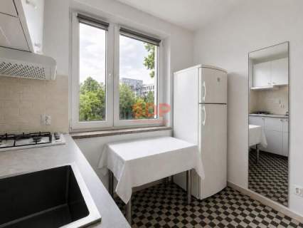 32 m2 SALON OSOBNA SYPIALNIA BALKON STARE MIASTO