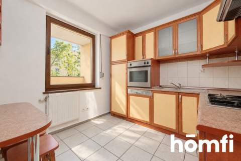 2 POKOJE Z POTENCJAŁEM NA 3 BALKON, WINDA, GARAŻ
