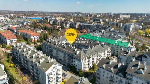 Dwupoziomowe z balkonem, komórka, garaż