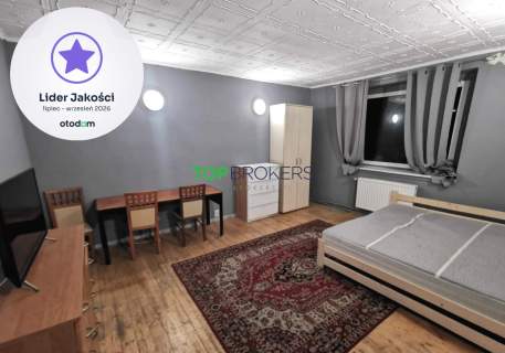 Wygodny dom dla pracowników lub na hostel, parking