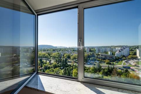 Bronowice Salwator Tower 13 piętro widok balkon