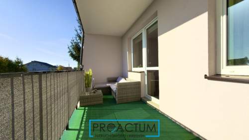 55 m2, 3 pokoje, 1 piętro, balkon 12 m2, cegła
