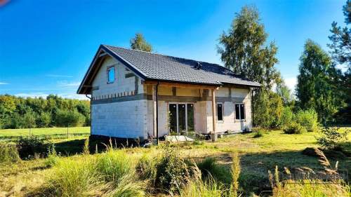 Dom blisko jeziora Dołgie działka 1163 m2.