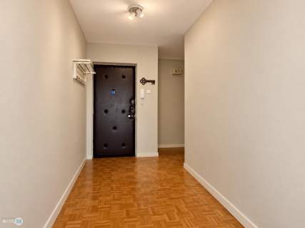 3- pokojowe mieszkanie w centrum z balkonem.