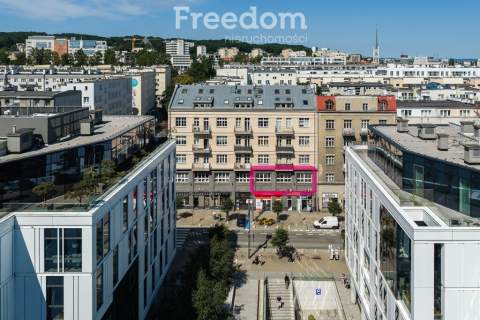 przy Baltic Plaza 3/4 gabinety winda