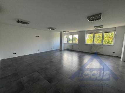 Biuro przy metrze od zaraz 210 m2.