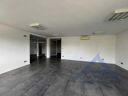 Biuro przy metrze od zaraz 210 m2.
