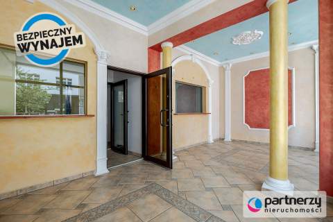 Lokal 60 m2, duże witryny, centrum Gdyni