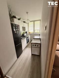 3 pokoje /52,9 m /Duży balkon /Osiedle H / do remontu